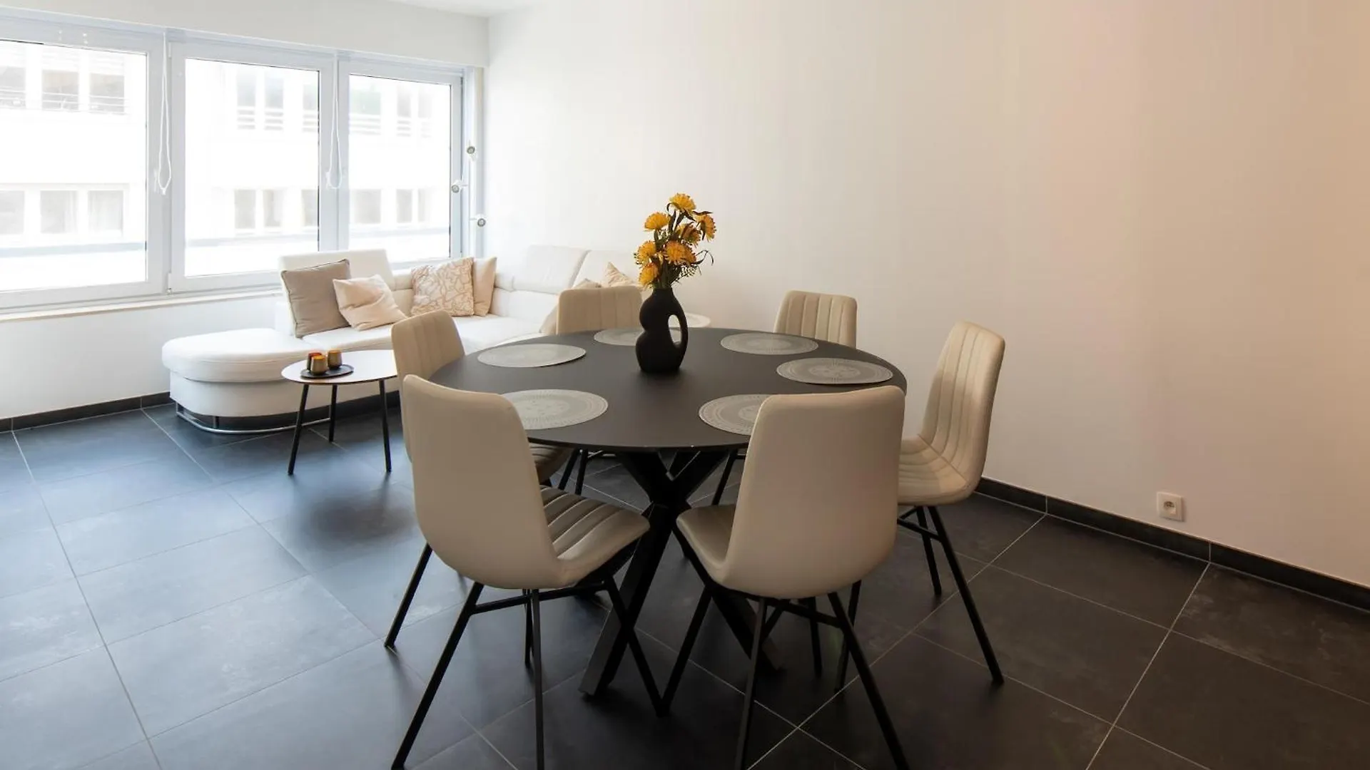 Romantic Apartment With View Oostende